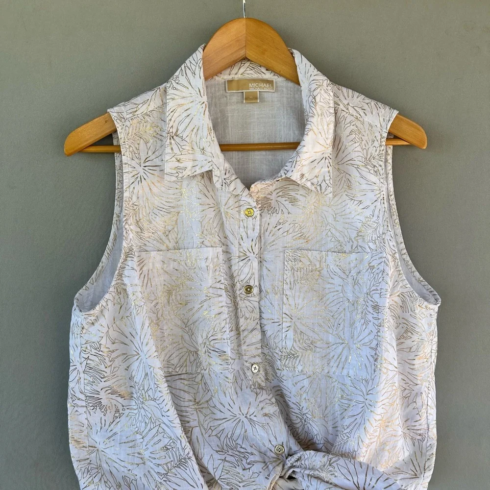 Sleeveless Tie-Front Floral Button-Up Top - White/Cream